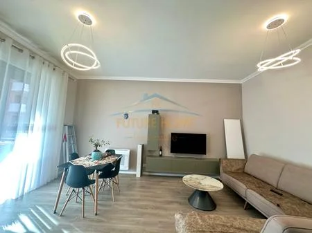Tirane, jepet me qera apartament 1+1+Ballkon Kati 6, 72 m² 850 € (kompleksi Delijorgji)