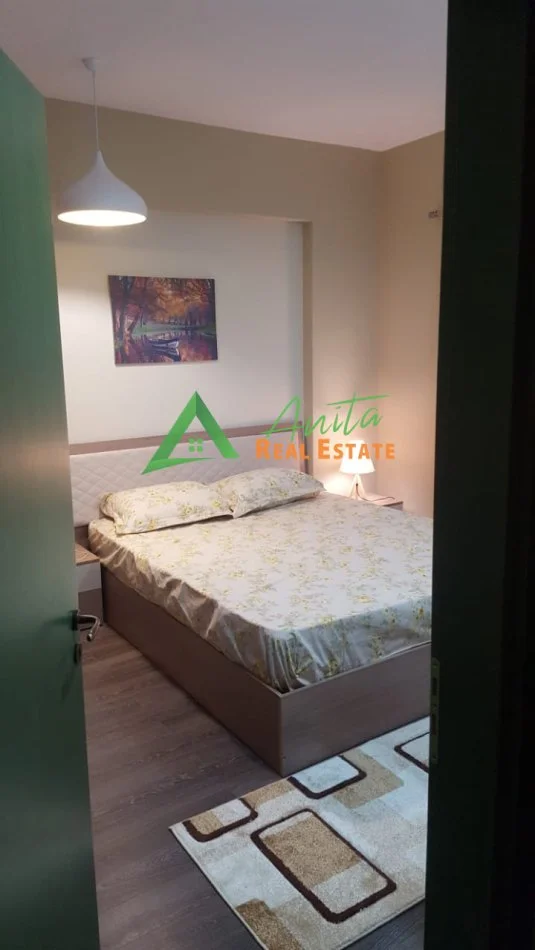 Tirane, jepet me qera apartament 2+1+Ballkon Kati 3, 90 m² 680 € (Liqeni i Thate, rruga Peti)