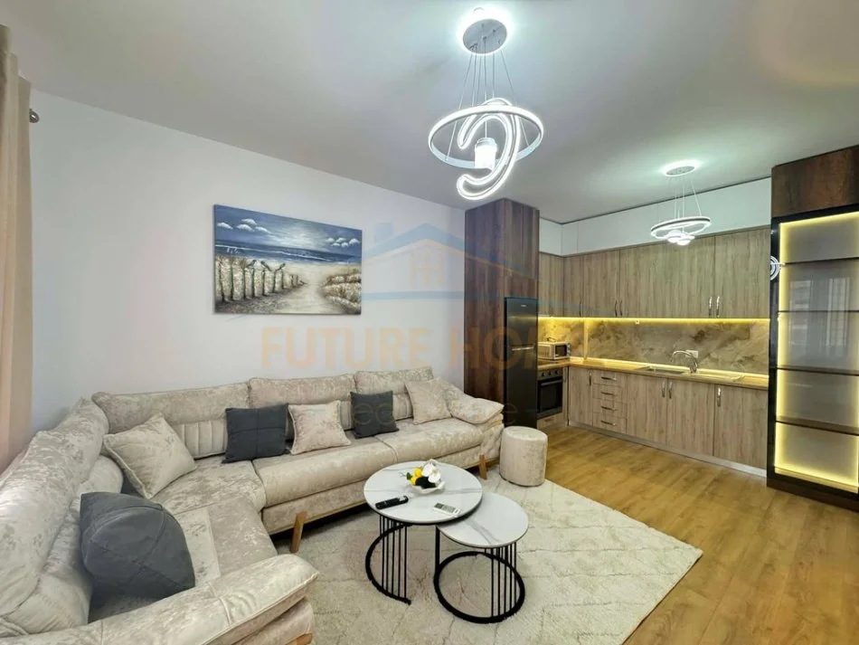 Tirane, shitet apartament 2+1+Ballkon Kati 9, 79 m² 155.000 € (Unaza e Re , Tirane)