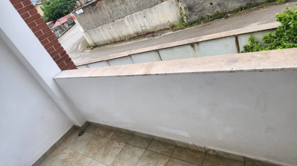 Tirane, jepet me qera apartament 1+1+Aneks+Ballkon Kati 1, 55 m² 30.000 Lek