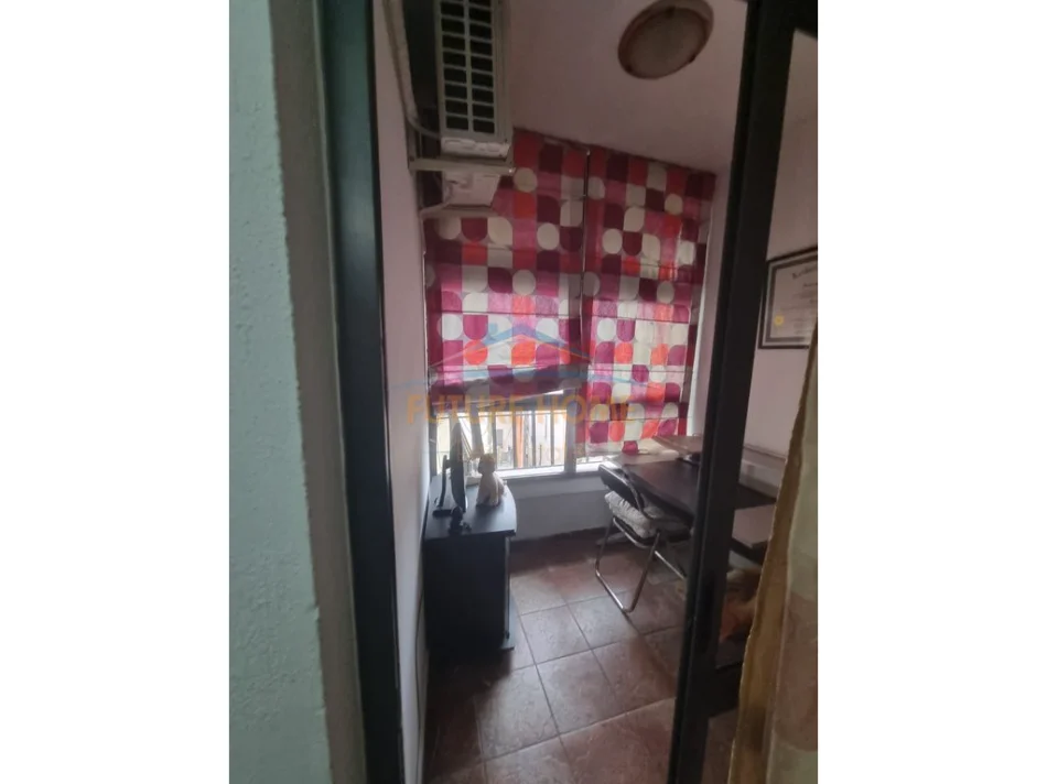 Tirane, jepet me qera apartament 2+1 Kati 9, 88 m² 600 € (SELVIA)