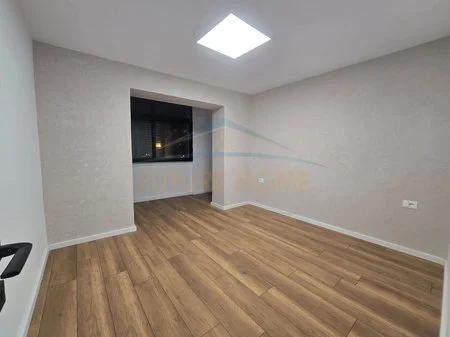 Tirane, shitet apartament 2+1+Ballkon Kati 2, 53 m² 149.000 € (Materniteti i Ri)