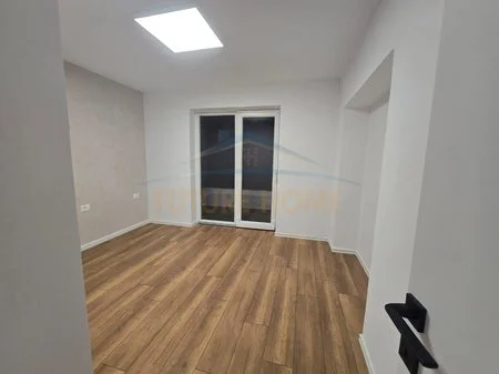 Tirane, shitet apartament 2+1+Ballkon Kati 2, 53 m² 149.000 € (Materniteti i Ri)