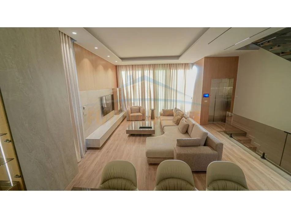 Tirane, jepet me qera Vile 2 Katshe Kati 0, 359 m² 4.000 € 