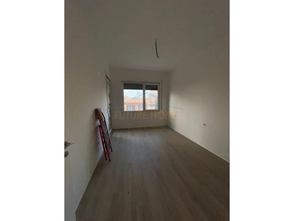 Tirane, shitet apartament 2+1+Ballkon Kati 1, 106 m² 217.000 € (Bedri Karapici)