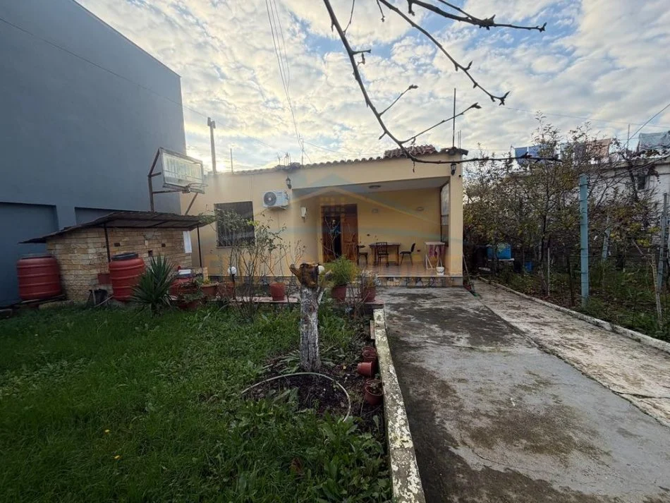 Tirane, shitet shtepi 2+1 , 111 m² 200.000 € 