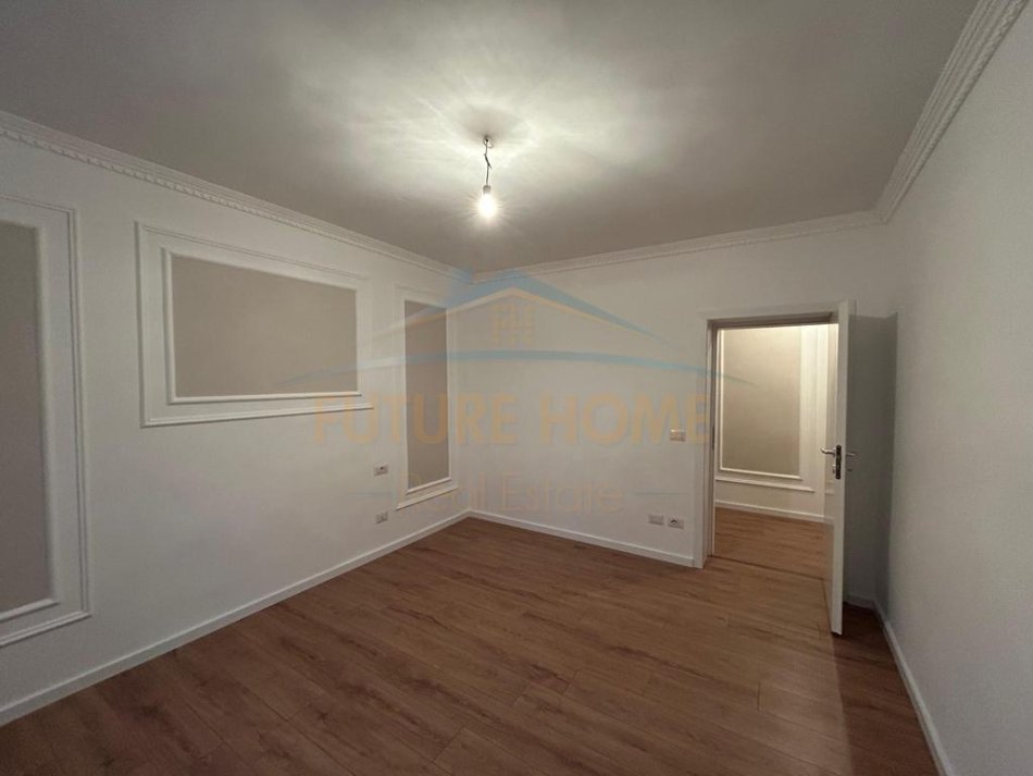 Durres, shes apartament 1+1 Kati 3, 85.000 € (Prane Stadiumit "Niko Dovana" , Durrës)