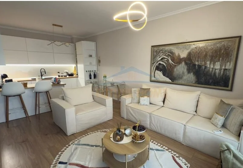 Tirane, shitet apartament 2+1 Kati 8, 105 m² 265.000 € (Rruga Jordan Misja)