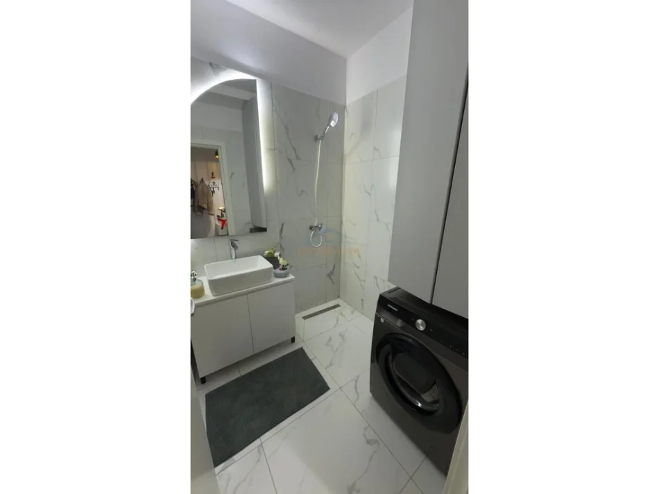 Tirane, shitet apartament 2+1+Ballkon Kati 8, 105 m² 265.000 € (Orbital 1, Jordan Misja)