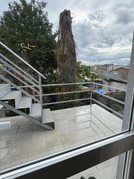Tirane, shitet apartament 1+1 Kati 2, 44 m² 100.000 € (Kinostudio)