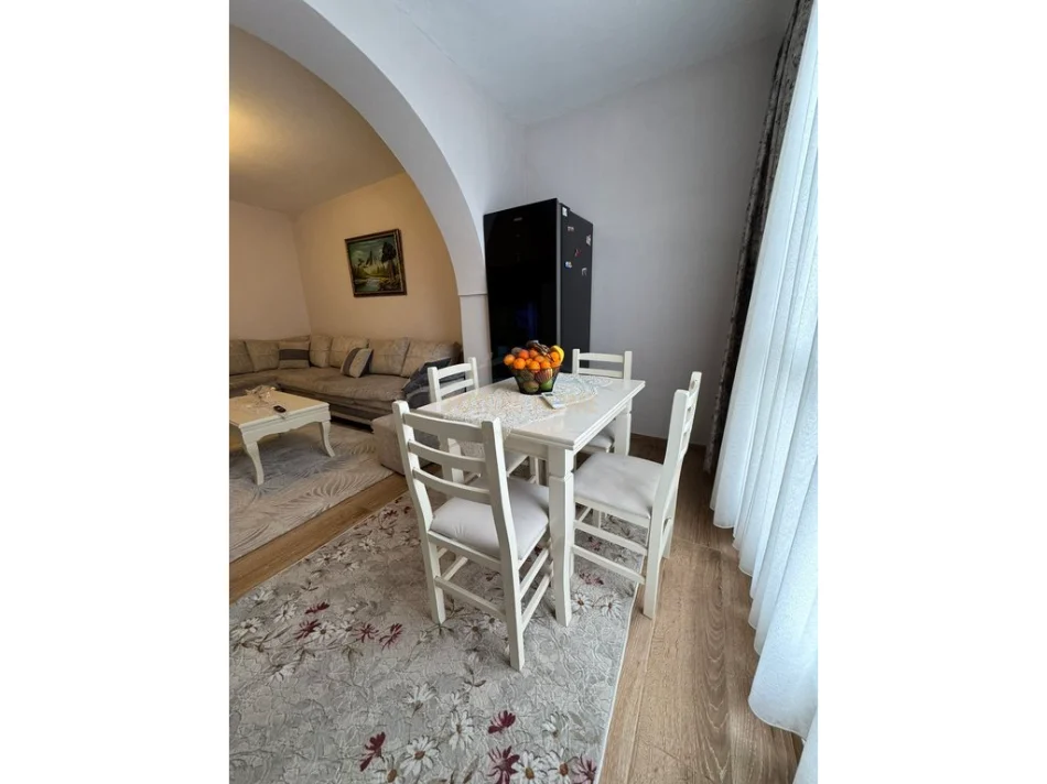 Tirane, shitet apartament 1+1 Kati 2, 60 m² 100.000 € (Kinostudio)