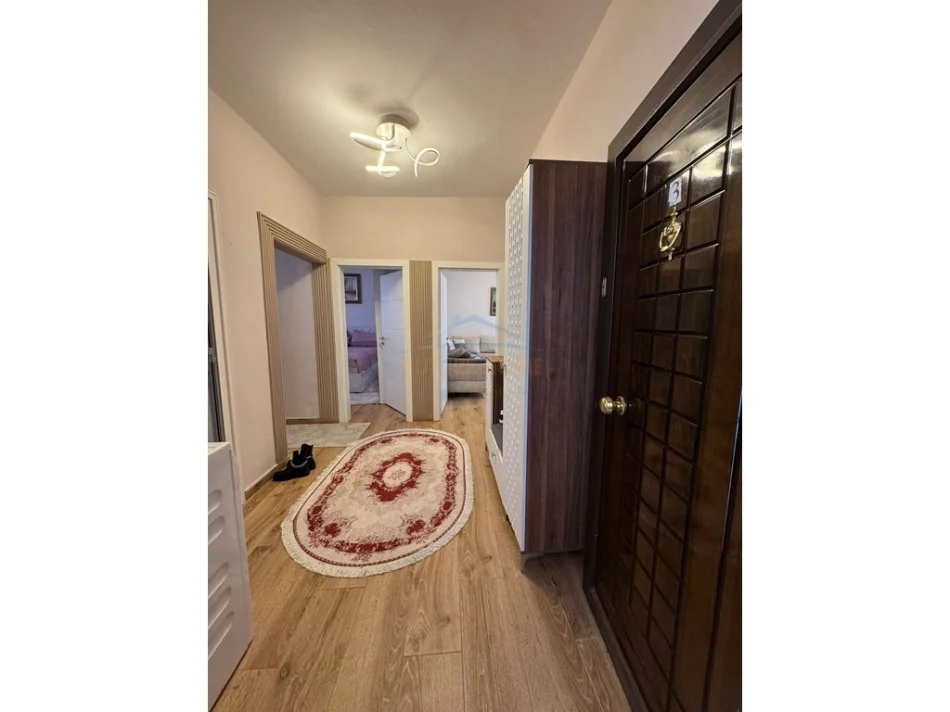 Tirane, shitet apartament 1+1 , 60 m² 100.000 € (Porcelan)