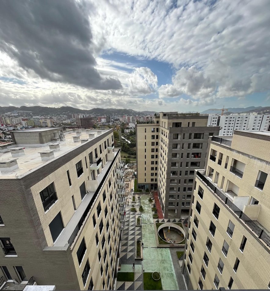 Tirane, shitet apartament 2+1+Ballkon Kati 4, 118 m² 201.250 € (Ish Fusha e Aviacionit, IBN)