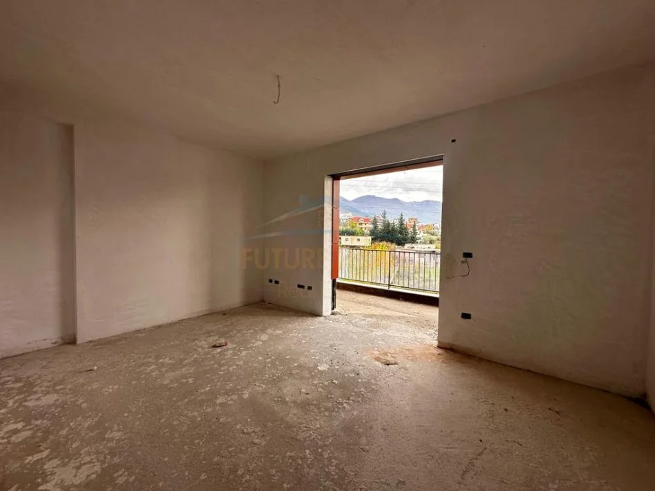 Tirane, shitet apartament 3+1 Kati 3, 166 m² 174.000 € (Paskuqan)