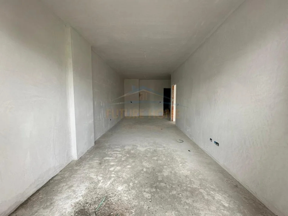 Tirane, shitet apartament 1+1 Kati 3, 81 m² 89.500 € (Paskuqan)