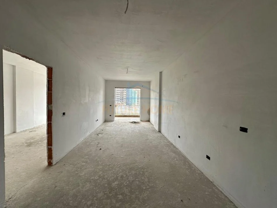 Tirane, shitet apartament 1+1 Kati 3, 81 m² 89.500 € (Paskuqan)