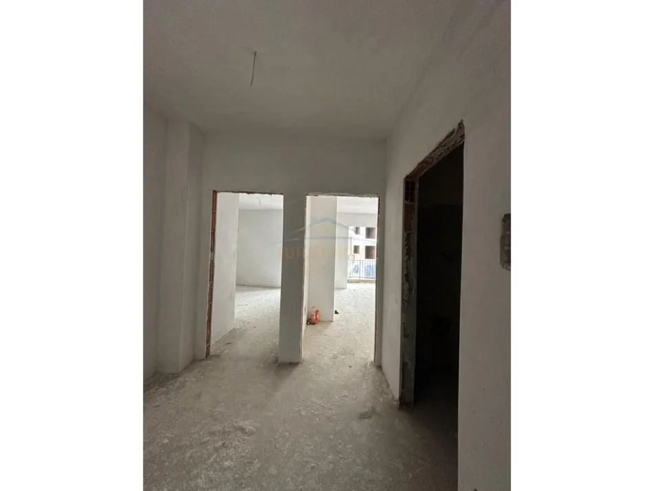 Tirane, shitet apartament 1+1 Kati 3, 73 m² 80.000 € (Paskuqan)