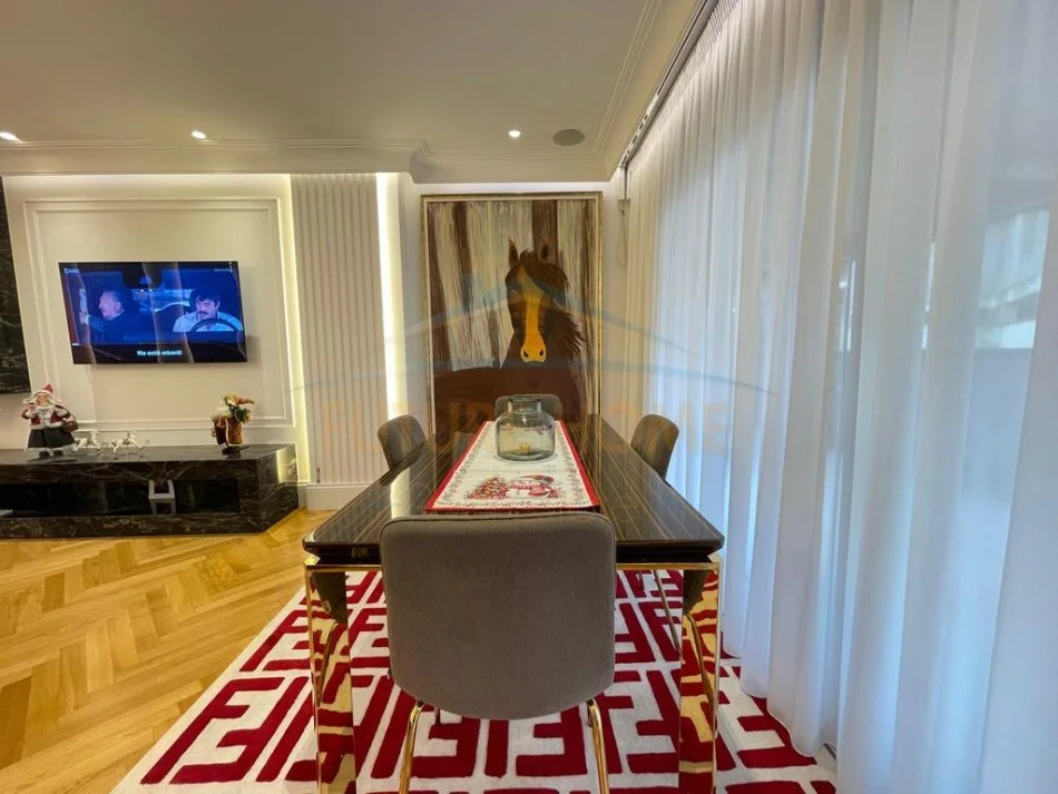 Tirane, shitet apartament 2+1 Kati 2, 165 m² 369.000 € (Shitet, Apartament 2+1, Kopshti Botanik, Tirane)