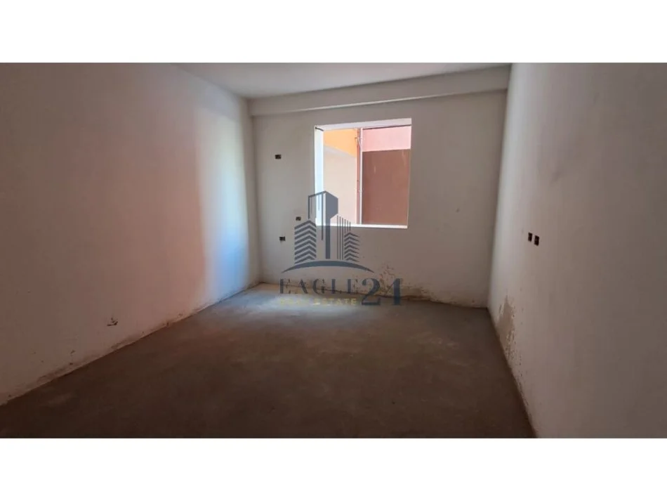 Tirane, shitet apartament 1+1 Kati 3, 70 m² 91.000 € (YZBERISHT)