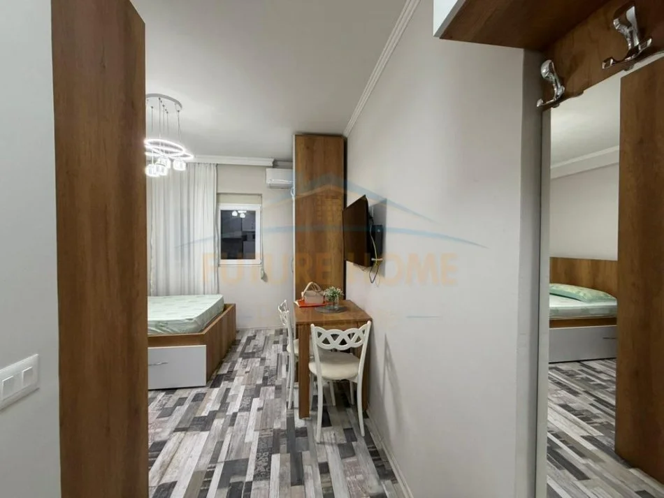 Durres, jepet me qera garsonier 1+1 Kati 4, 30 m² 300 € (Prane Tatimeve, Durres)