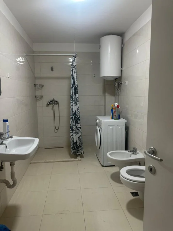 Tirane, jepet me qera apartament 1+1 Kati 3, 80 m² 450 € (kompleksi Turdiu)