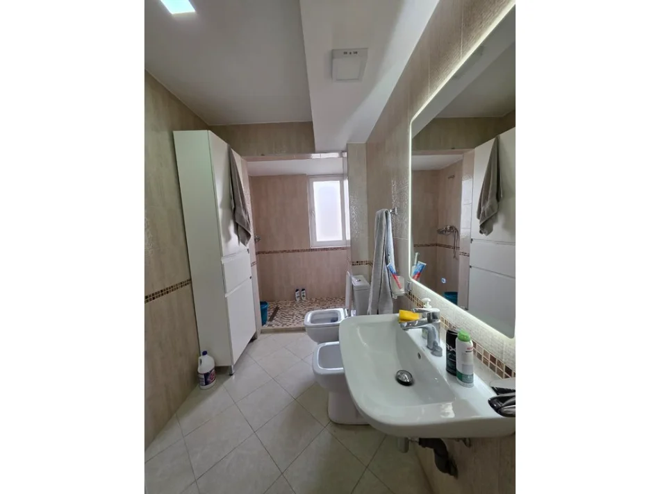 Tirane, shitet apartament 1+1 Kati 4, 53 m² 120.000 € 