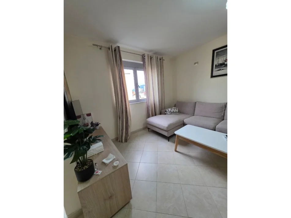 Tirane, shitet apartament 1+1 Kati 4, 53 m² 120.000 € 