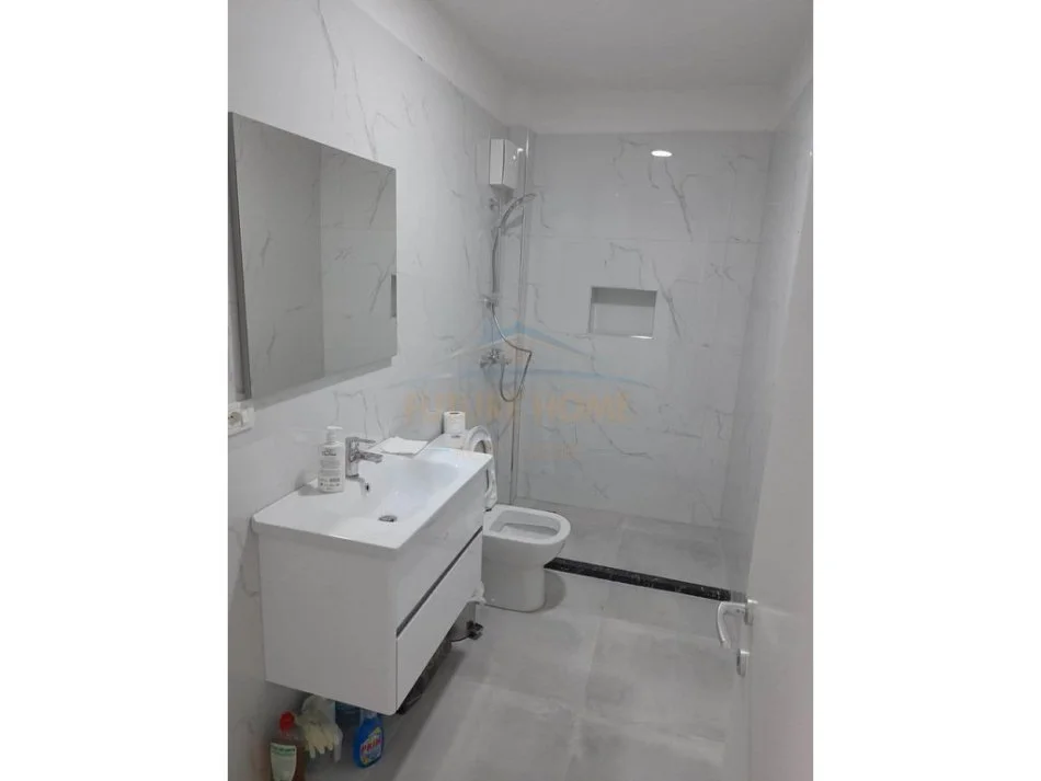 Tirane, jap me qera apartament 2+1 Kati 6, 95 m² 900 € 