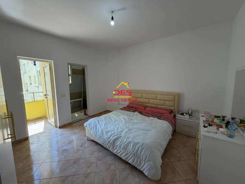 Vlore, shitet apartament 2+1+Ballkon Kati 5, 97 m² 167.000 € (Rruga Gjergj Arianiti)