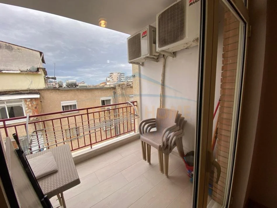 Tirane, jepet me qera apartament 1+1 Kati 4, 59 m² 623 € (Selvia, Tiranë. Apartamenti ndodhet në rrugën Haxhi Sina)