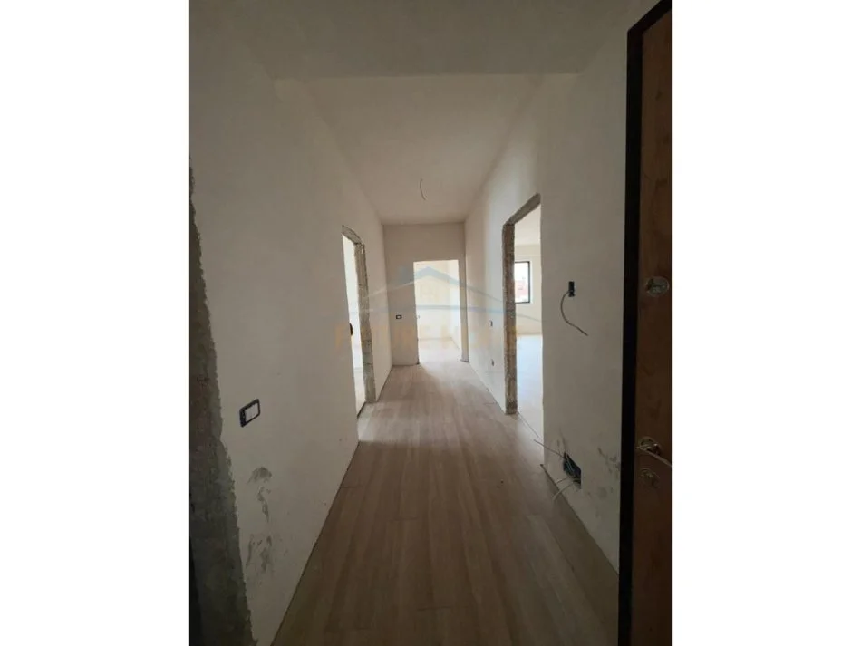 Tirane, shitet apartament 2+1 Kati 8, 153 m² 174.500 € (Urban Gate '' Residence, Unaza e re)