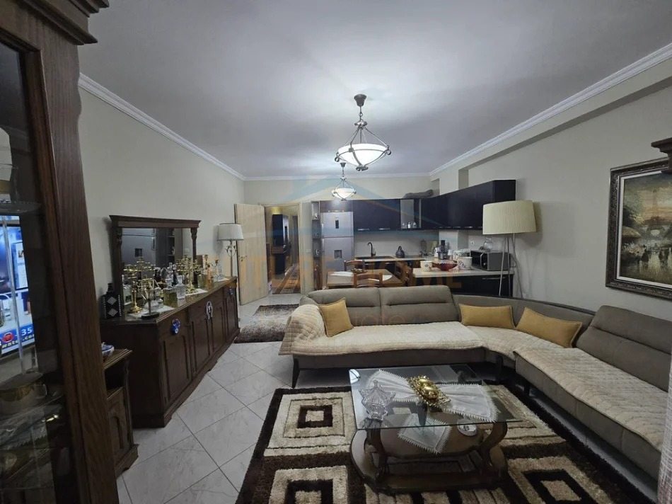 Tirane, shitet apartament 2+1 Kati 8, 104 m² 170.000 € (Vila L, Astir)