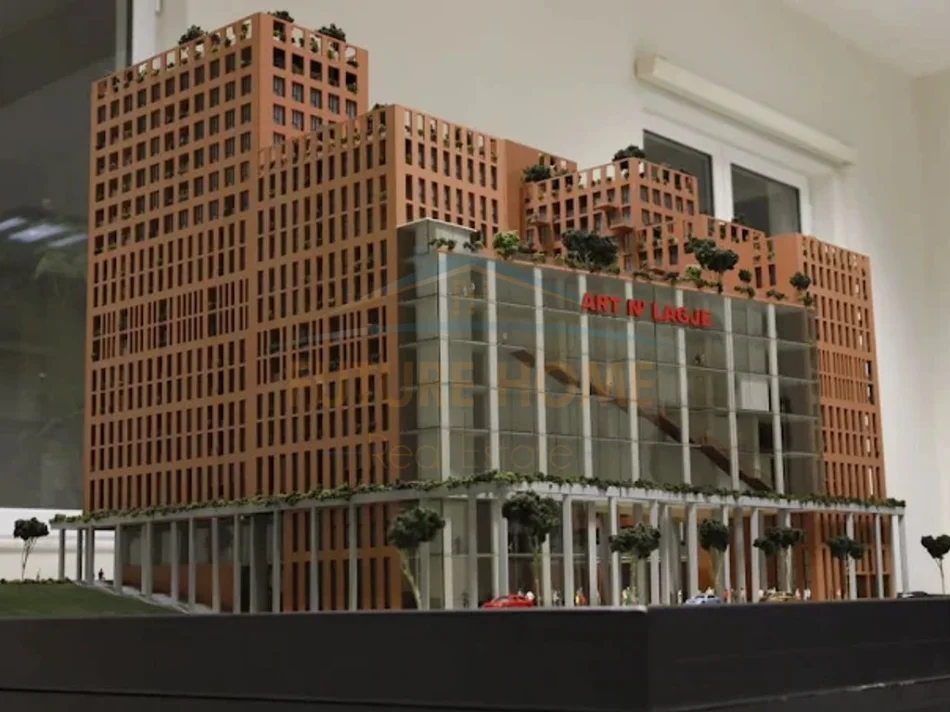 Tirane, shitet apartament 2+1+Ballkon Kati 4, 115 m² 195.000 € (Xhamlliku)