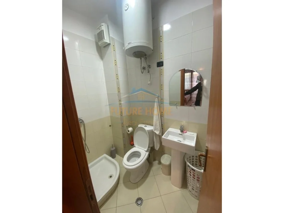 Tirane, jepet me qera apartament 2+1 Kati 7, 88 m² 720 € (Rruga "Hoxha Tahsim , tek Pazari i ri)