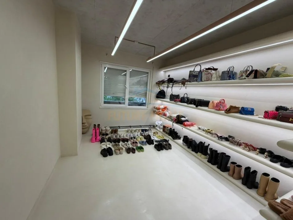 Tirane, shitet apartament 1+1+Ballkon Kati 1, 66 m² 264.000 € (KOMUNA E PARISIT)