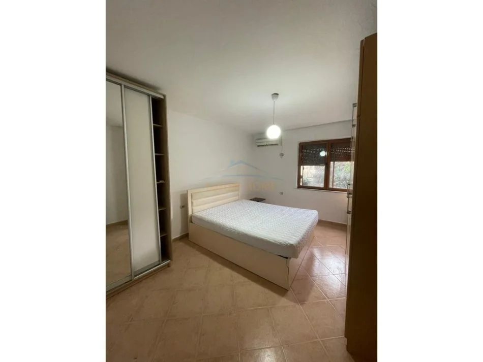 Tirane, shitet apartament 1+1+Ballkon Kati 4, 50 m² 125.000 € (SHKOLLA E BALETIT)