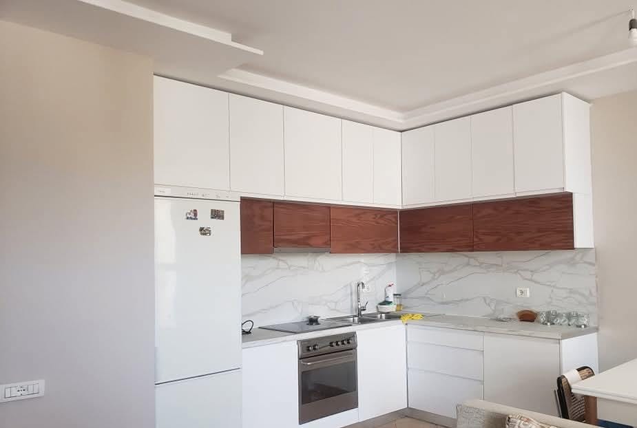 Tirane, shitet apartament 1+1+Aneks+Ballkon Kati 3, 75 m² 92.700 € (shkoze)
