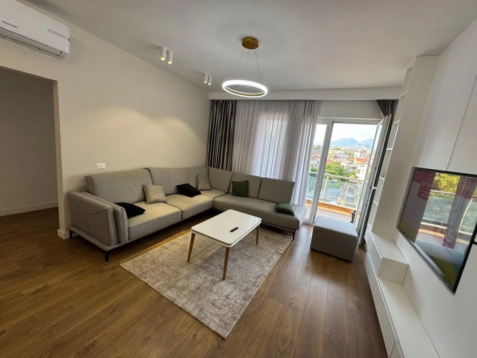 Tirane, jepet me qera apartament 2+1 Kati 4, 100 m² 900 € (Rruga e Elbasanit)