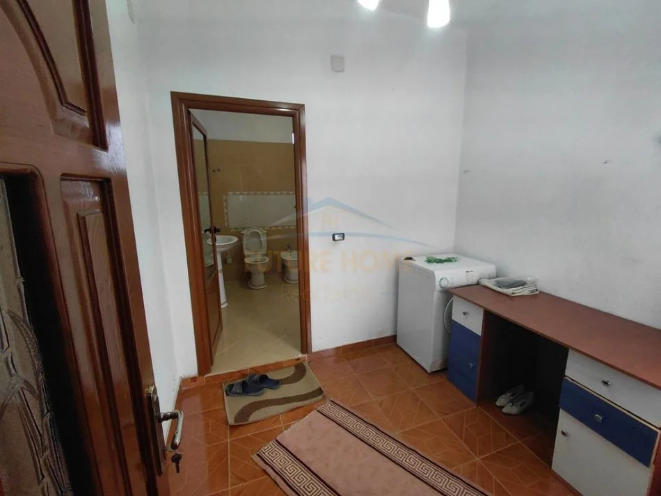 Pogradec, shitet shtepi 2+1+Ballkon Kati 2, 1.601 m² 170.000 € (Vërdovë)