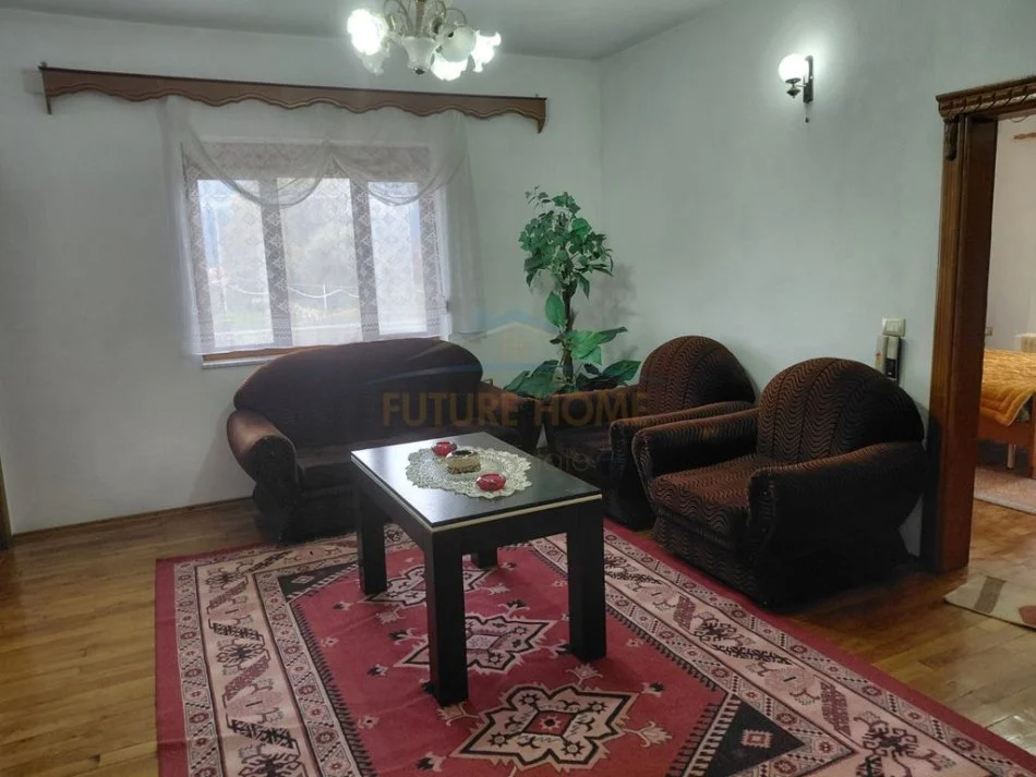 Pogradec, shitet shtepi 2+1+Ballkon Kati 2, 1.601 m² 170.000 € (Vërdovë)