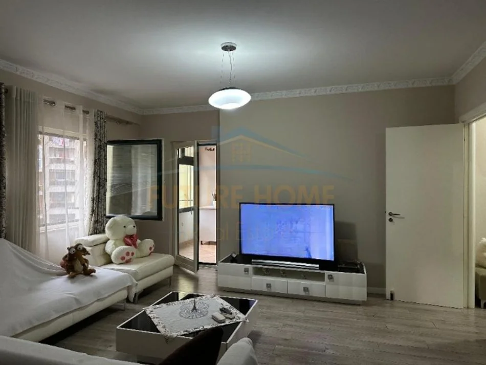 Tirane, shitet apartament 2+1 Kati 5, 105 m² 250.000 € (Stacioni i Trenit)