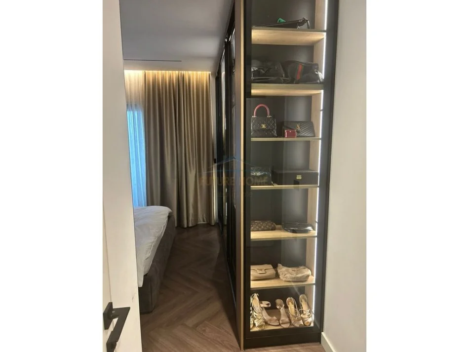 Tirane, shitet apartament 2+1+2+Ballkon Kati 9, 103 m² 288.000 € (Rruga e Elbasanit)