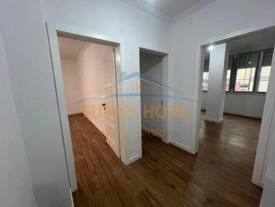 Tirane, shitet apartament 2+1+Ballkon Kati 4, 75 m² 255.000 € (RRUGA E BOGDANEVE)