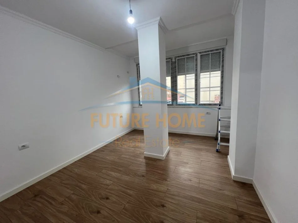 Tirane, shitet apartament 2+1+Ballkon Kati 4, 75 m² 255.000 € (RRUGA E BOGDANEVE)