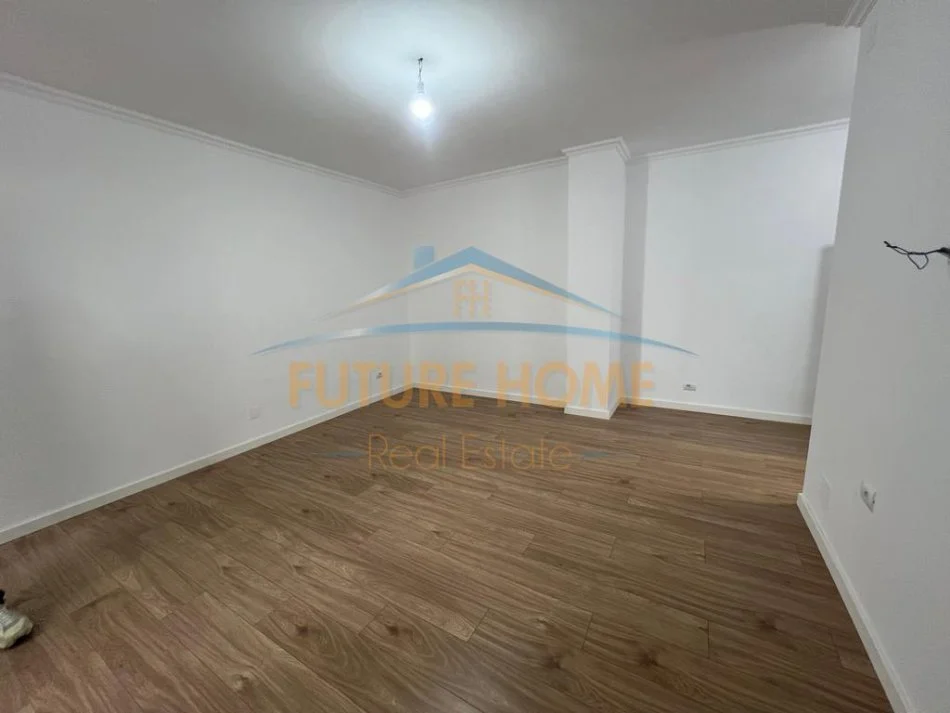 Tirane, shitet apartament 2+1+Ballkon Kati 4, 75 m² 220.000 € (Rruga e Bogdaneve)