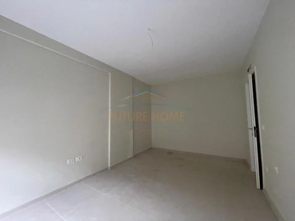 Tirane, shitet apartament 1+1+Ballkon Kati 1, 65 m² 165.000 € (SHKOLLA E KUQE)
