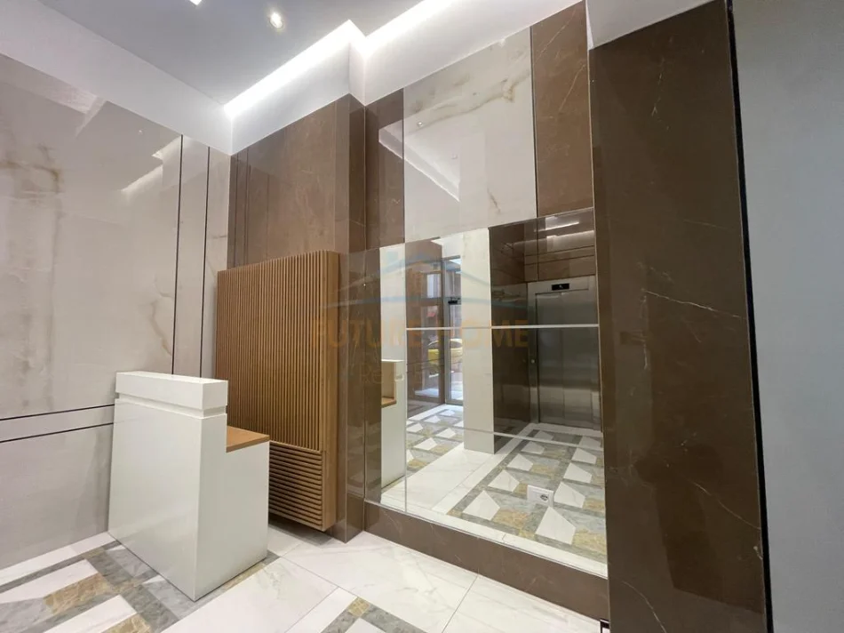 Tirane, shitet apartament 1+1+Ballkon Kati 1, 56 m² 165.000 € (Shkolla e Kuqe)