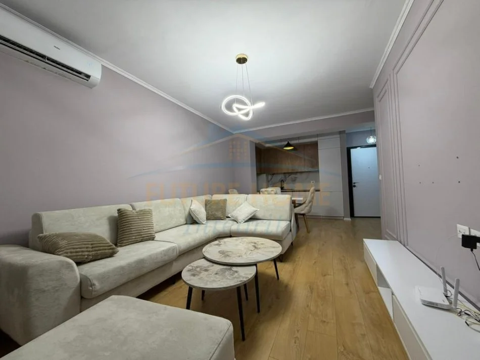 Tirane, jepet me qera apartament 2+1+Ballkon Kati 1, 94 m² 600 € (Rezidenca Kodra e Diellit 2)