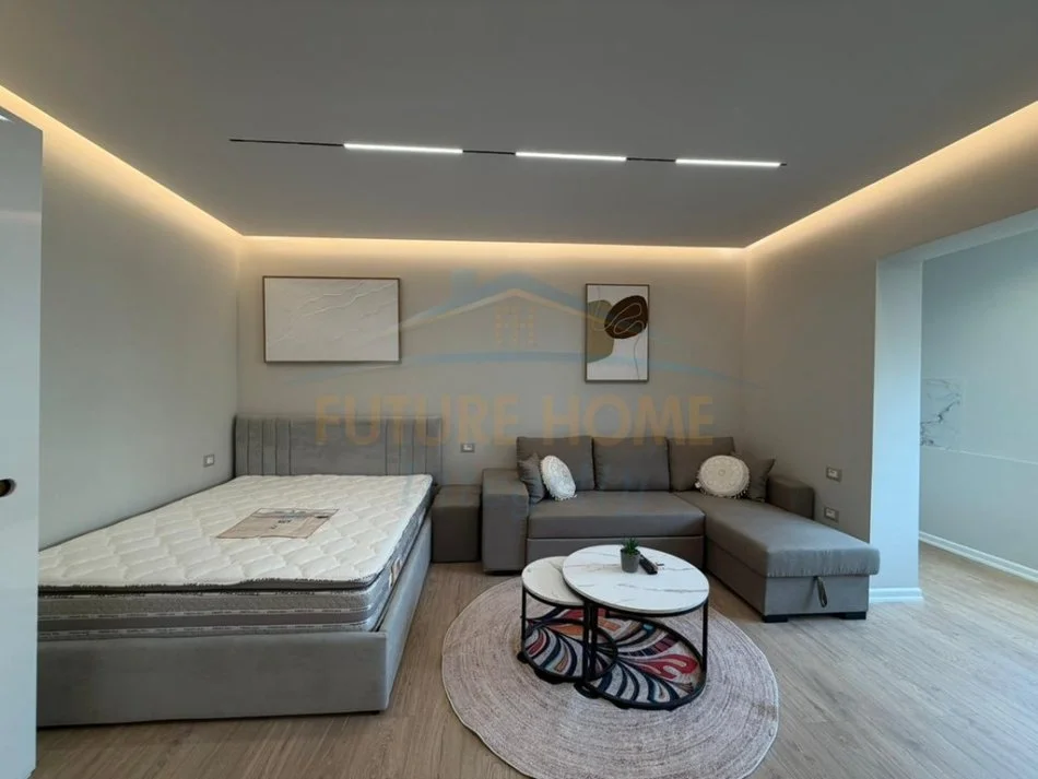 Tirane, shes apartament 2+1+Ballkon Kati 4, 90 m² 235.000 € (RRUGA E BARRIKADAVE)