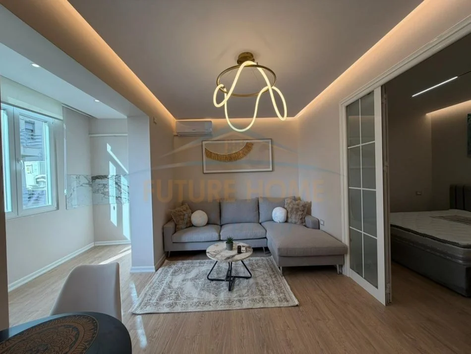 Tirane, shitet apartament 1+1 Kati 4, 90 m² 235.000 € (Rruga e Barrikadave)